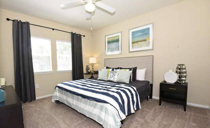 Apartment for rent at 11881 Gulf Pointe Dr, Houston, TX 77089