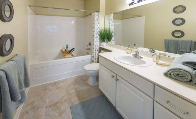 Apartment for rent at 11881 Gulf Pointe Dr, Houston, TX 77089