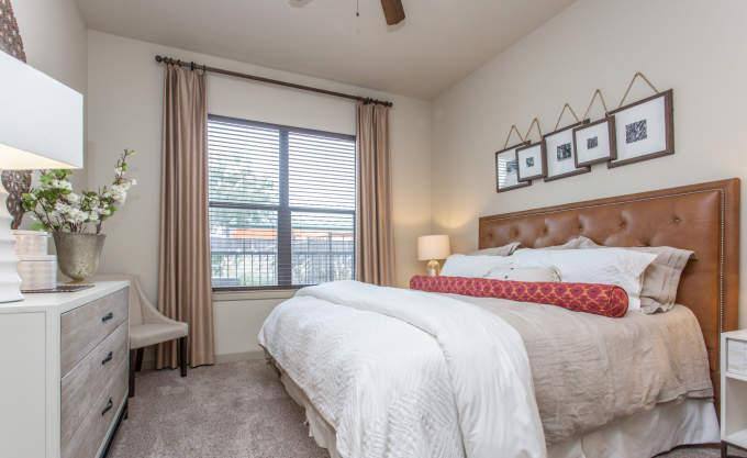 Apartment for rent at 13411 Briar Forest Dr, Houston, TX 77077