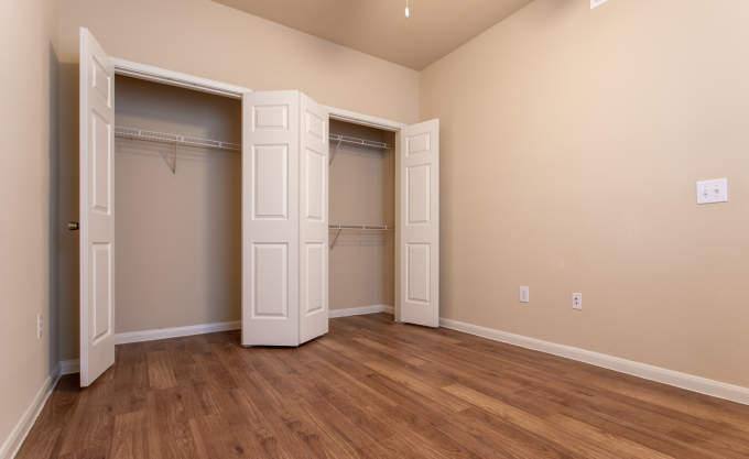 Apartment for rent at 2920 Oak Rd, Pearland, TX 77584