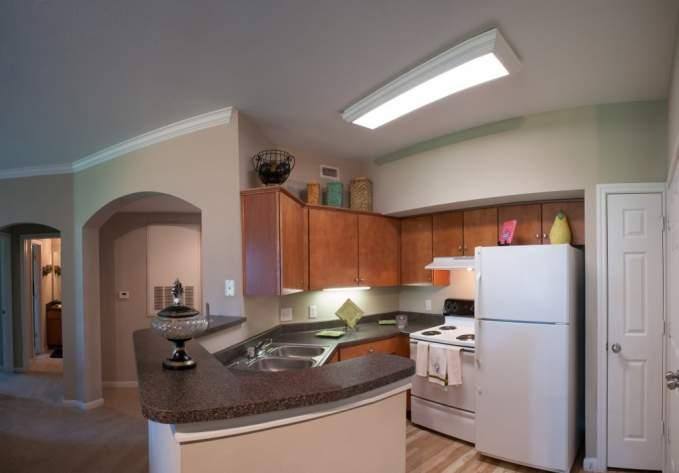 Apartment for rent at 2850 Oak Rd, Pearland, TX 77584
