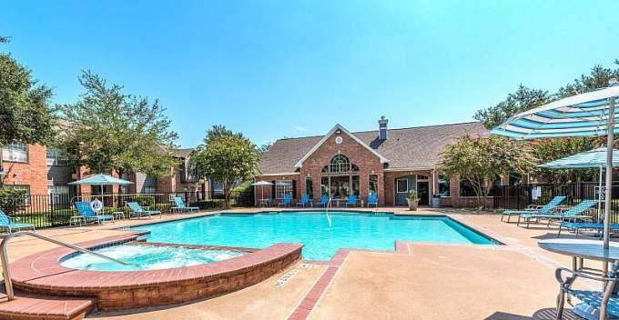 Apartment for rent at 301 N Wesley Dr, League City, TX 77573