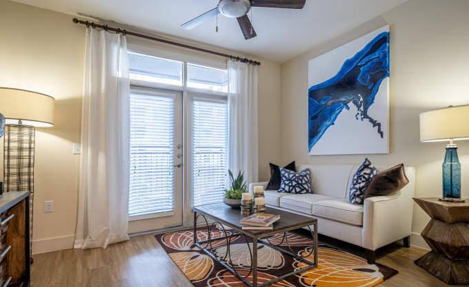 Apartment for rent at 5880 Inwood Dr, Houston, TX 77057