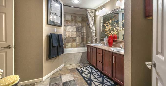 Apartment for rent at 2100 Bering Dr, Houston, TX 77057