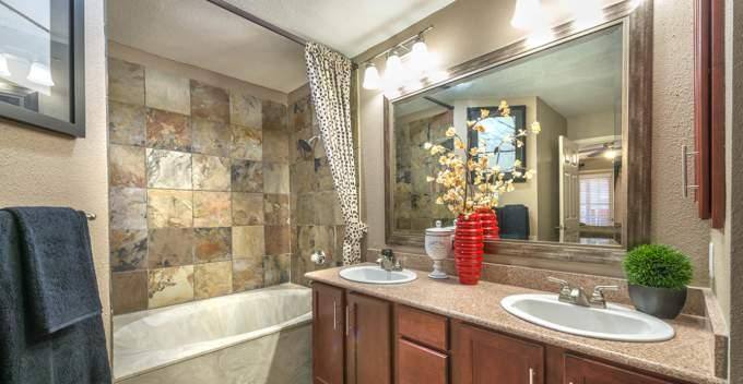 Apartment for rent at 2100 Bering Dr, Houston, TX 77057