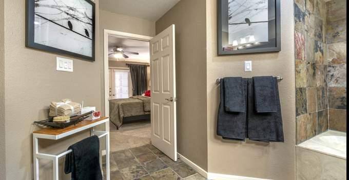 Apartment for rent at 2100 Bering Dr, Houston, TX 77057