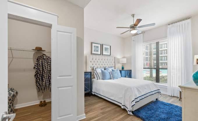 Apartment for rent at 122 Lakeview Way, Katy, TX 77494