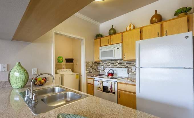 Apartment for rent at 14723 W Oaks Plaza Dr, Houston, TX 77082
