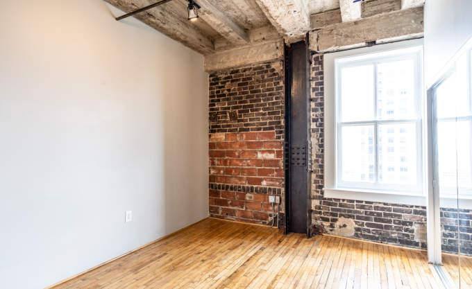 Apartment for rent at 909 Texas Ave #1174, Houston, TX 77002