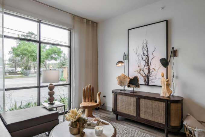 Apartment for rent at 880 W 34th St, Houston, TX 77018