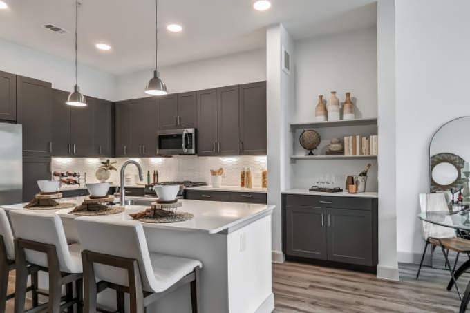 Apartment for rent at 880 W 34th St, Houston, TX 77018