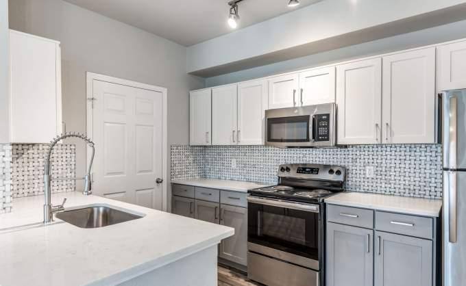 Apartment for rent at 100 Texas Ave, Webster, TX 77598