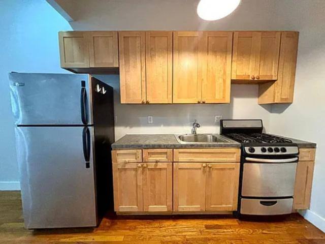 Apartment for rent at 150 Grove St #2A, Brooklyn, NY 11221