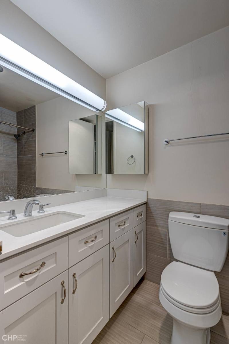 Apartment for rent at 2400 N Lakeview #1017, Chicago, IL 60614