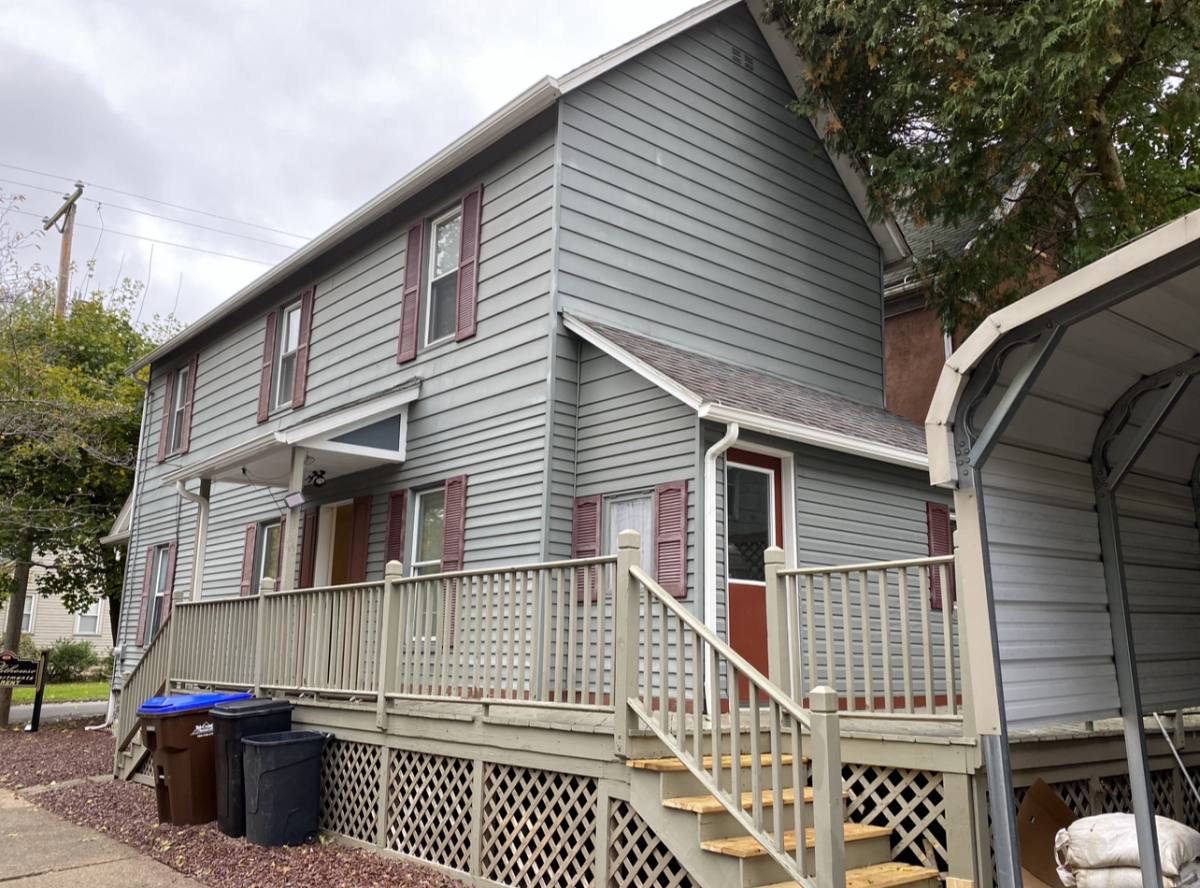 House for rent at 202 11th St, Franklin, PA 16323