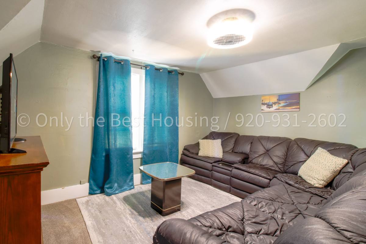 Apartment for rent at 611 Sherry St, Neenah, WI 54956