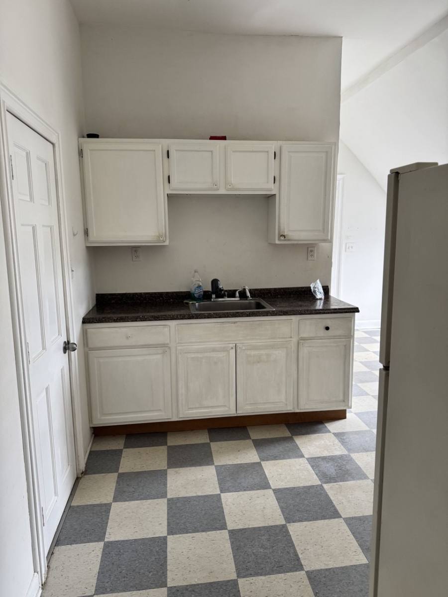 Apartment for rent at 488 William St #488-3, Bridgeport, CT 06608