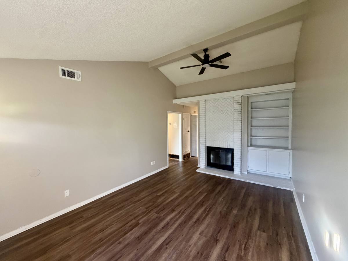 Townhouse for rent at 2800 E Hickory Bluff, Memphis, TN 38128