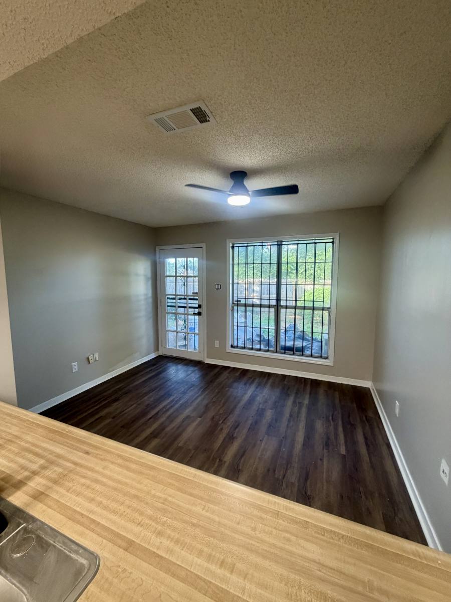 Townhouse for rent at 2800 E Hickory Bluff, Memphis, TN 38128