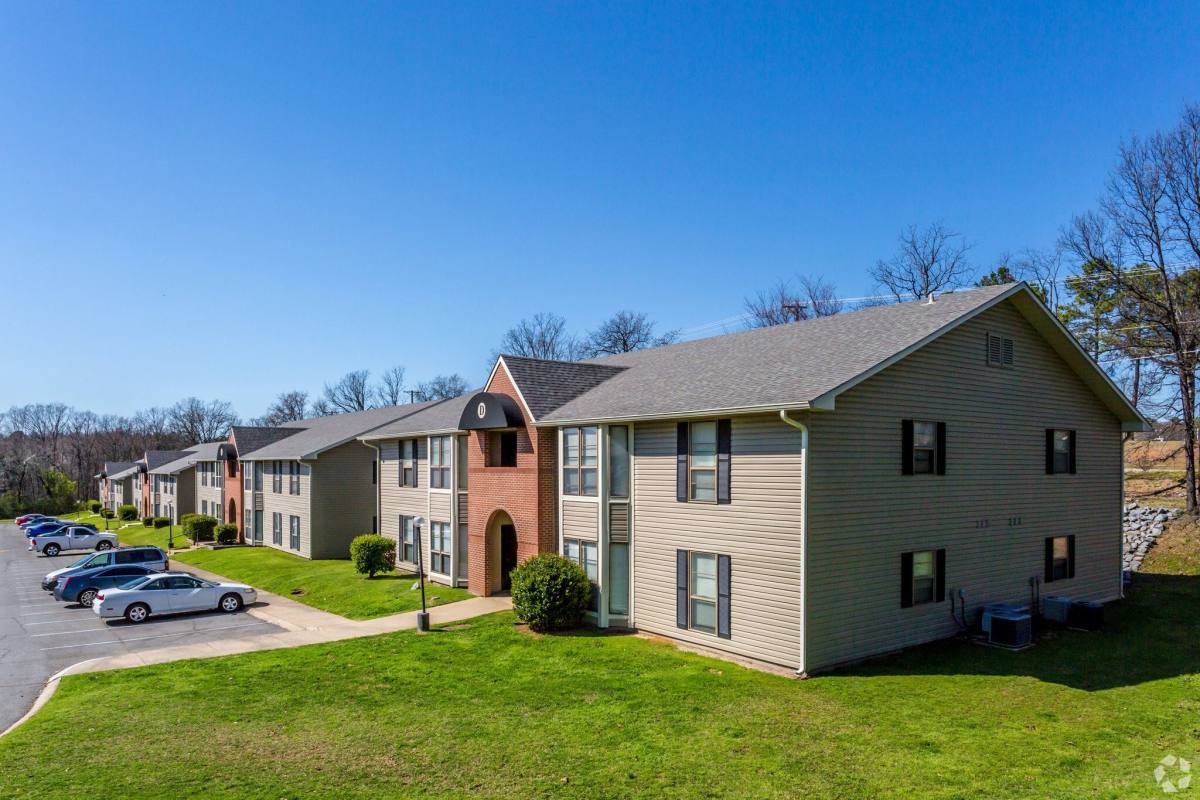 Apartment for rent at Foothills, 2401 Lakeview Rd N, North Little Rock, AR 72116