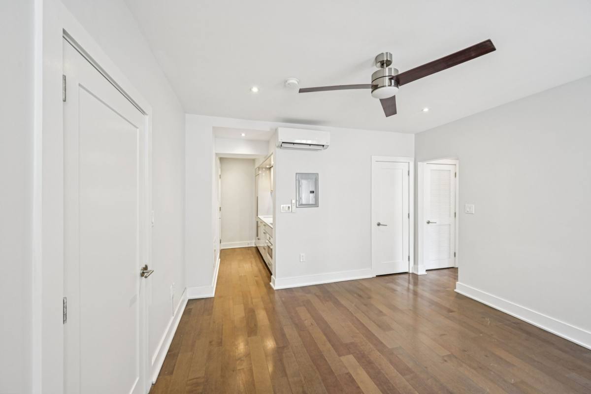 Apartment for rent at Roosevelt, 2220 Walnut St, Philadelphia, PA 19103