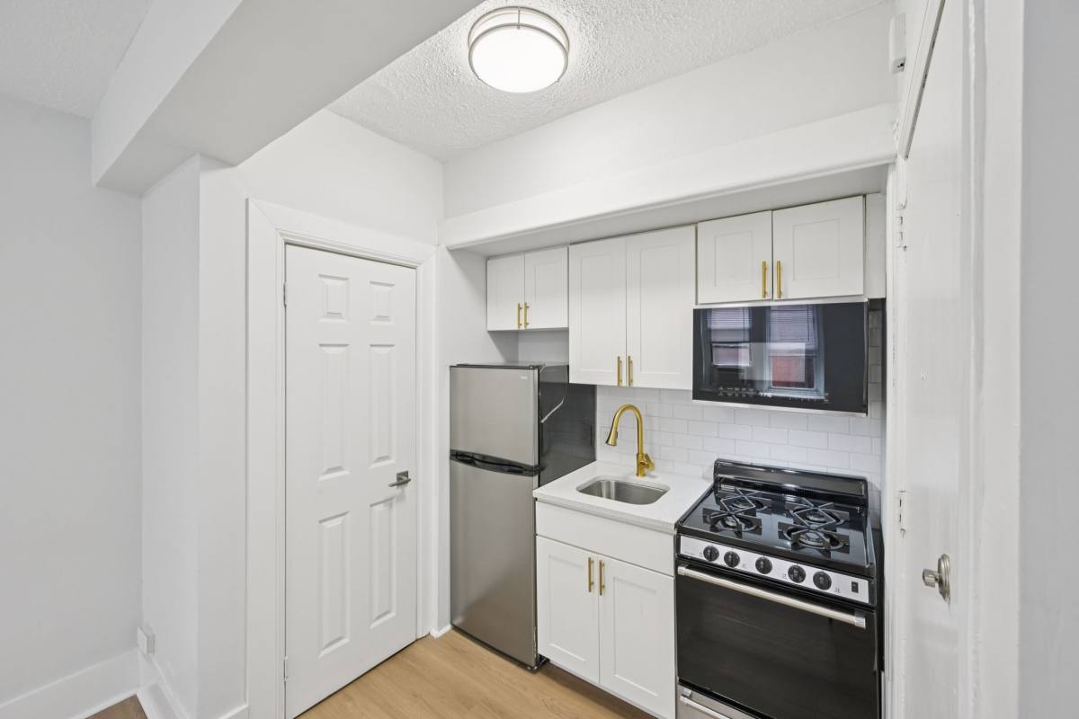 Apartment for rent at Roosevelt, 2220 Walnut St, Philadelphia, PA 19103