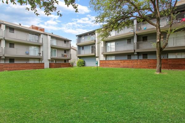 Apartment for rent at 3800 on Portland, 3834 Portland St #302, Irving, TX 75038