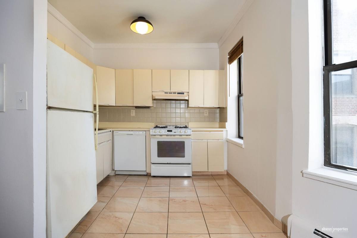 Apartment for rent at 2116 Dorchester Rd #4J, Brooklyn, NY 11226
