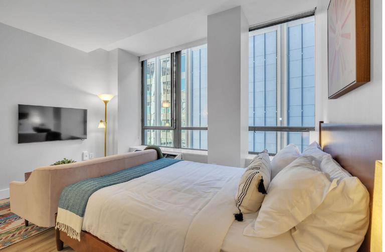 Apartment for rent at 75 Wall St #2024, New York, NY 10005