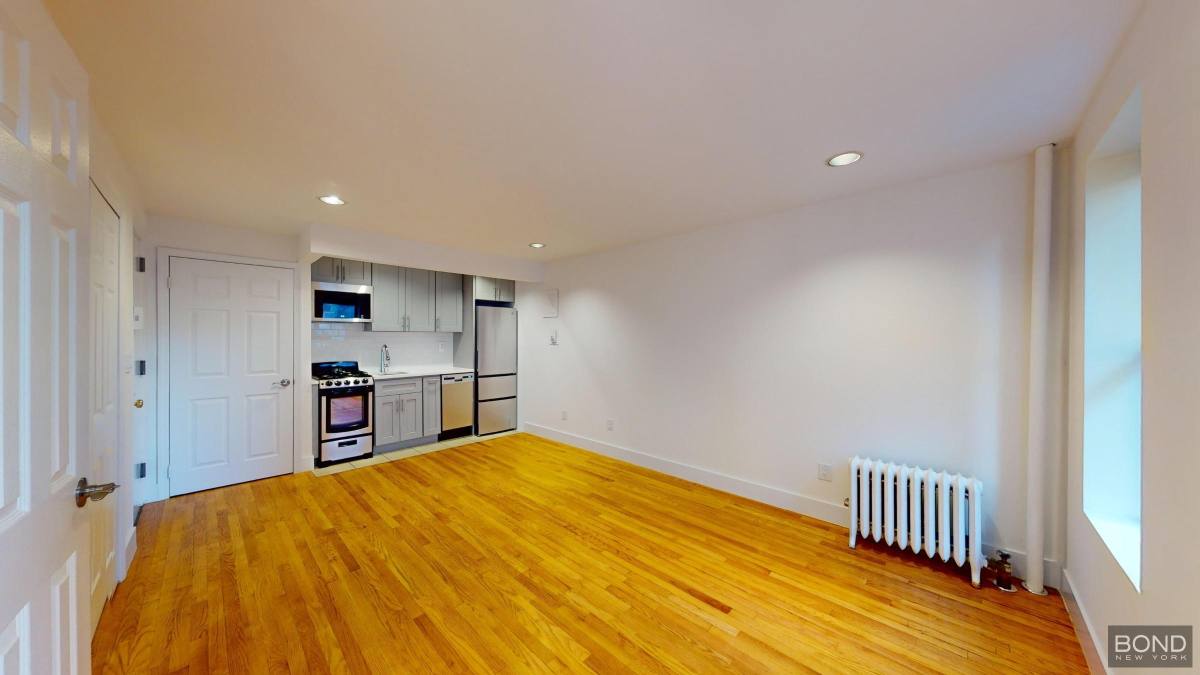 Apartment for rent at 30 Charlton St #2D, New York, NY 10014