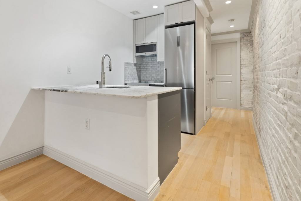 Apartment for rent at 11 E 7th St #4E, New York, NY 10003