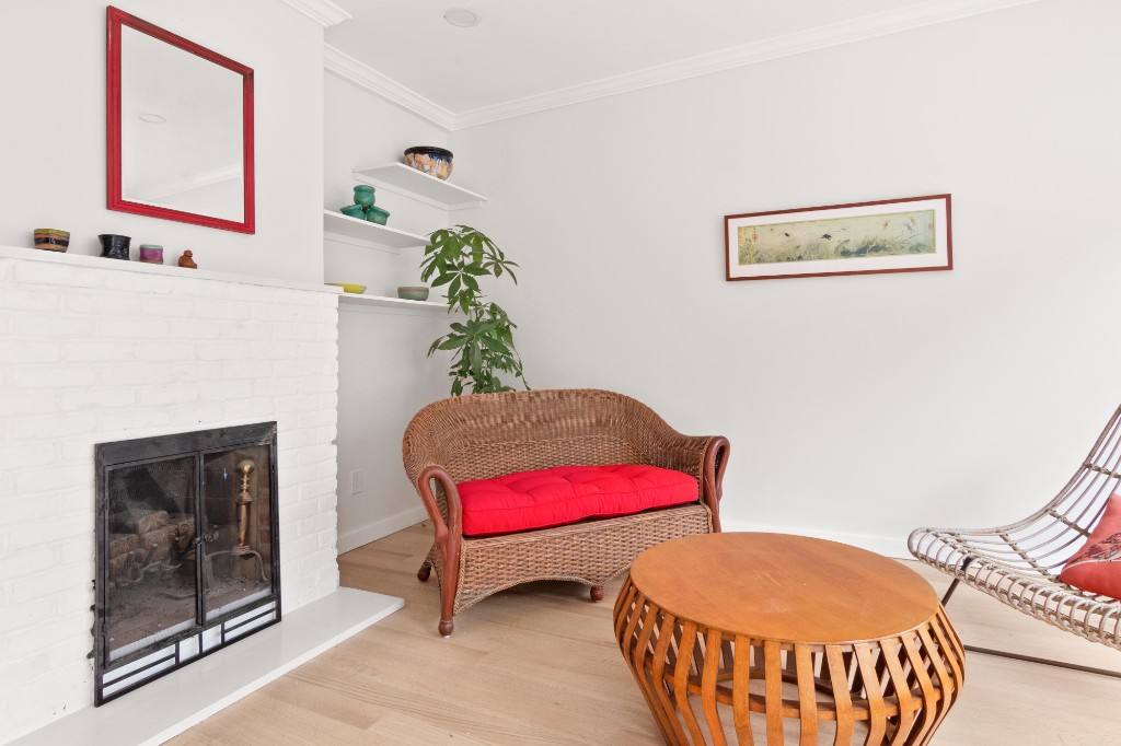 Townhouse for rent at 136 Adelphi St, Brooklyn, NY 11205