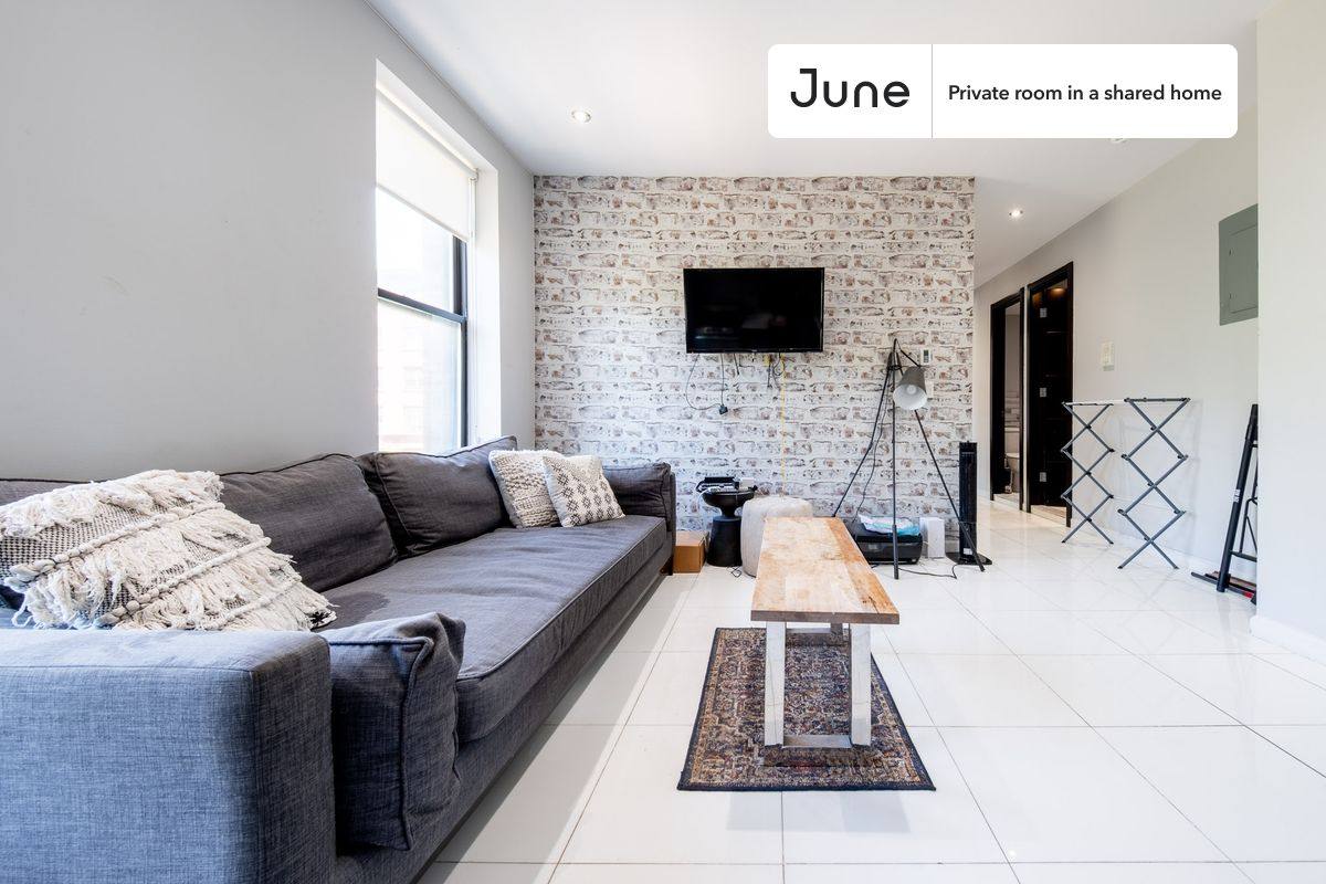 Apartment for rent at 320 Manhattan Ave, New York, NY 10026