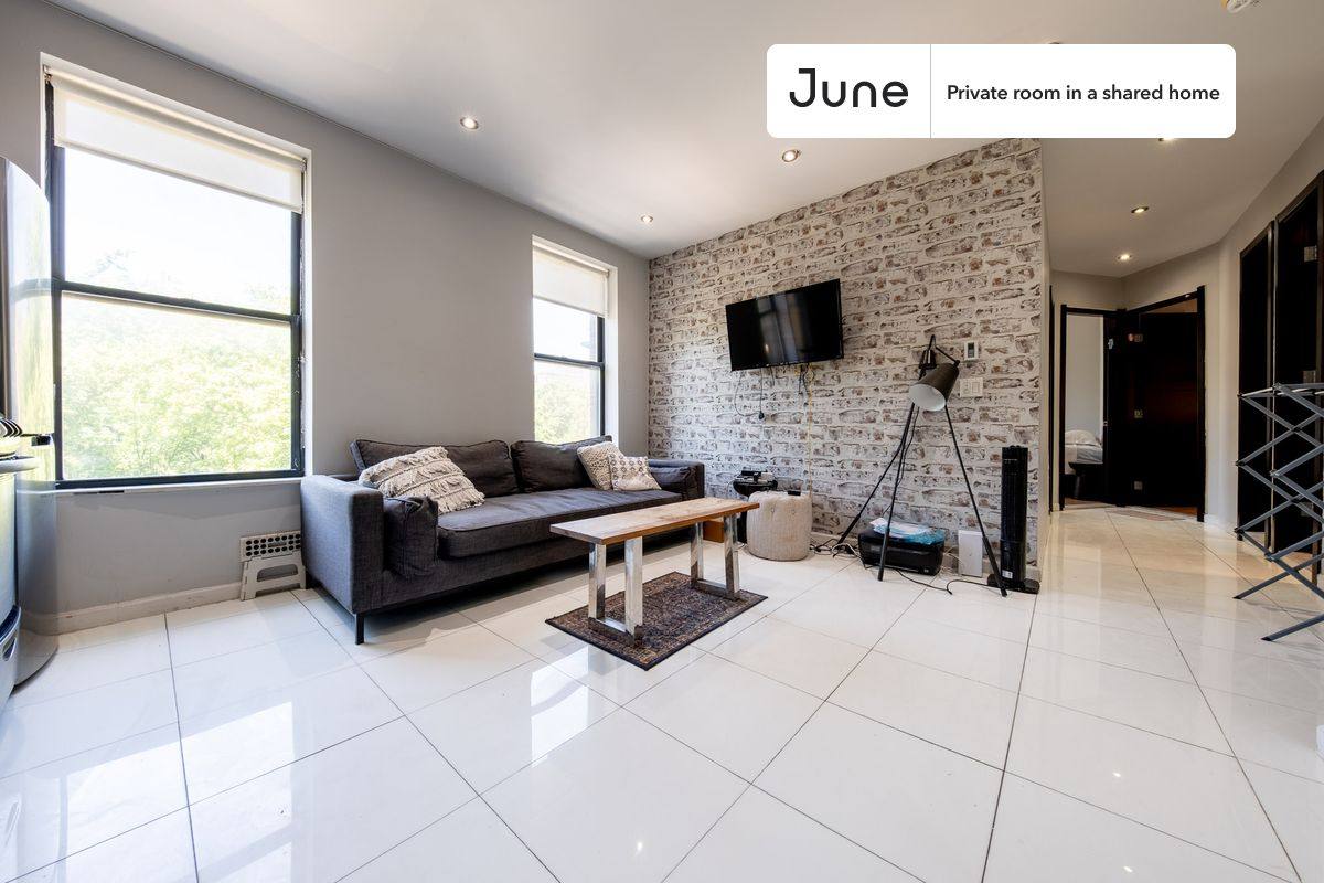 Apartment for rent at 320 Manhattan Ave, New York, NY 10026