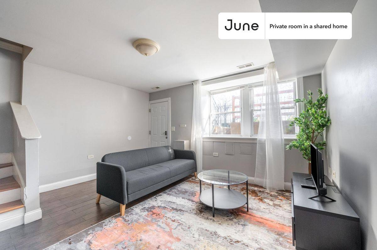 Apartment for rent at 20 S Seeley Ave, Chicago, IL 60612