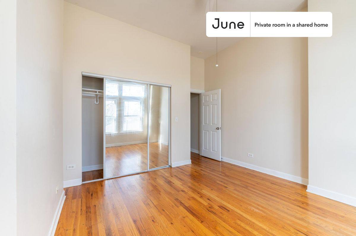 Apartment for rent at 20 S Seeley Ave, Chicago, IL 60612
