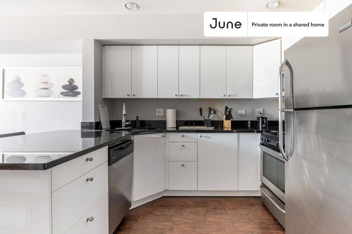 Apartment for rent at 20 S Seeley Ave, Chicago, IL 60612