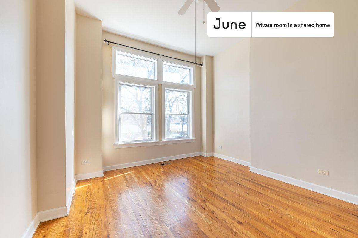 Apartment for rent at 20 S Seeley Ave, Chicago, IL 60612