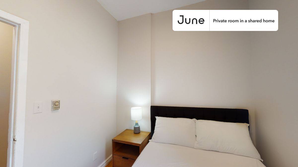 Apartment for rent at 211 W 109th St, New York, NY 10025