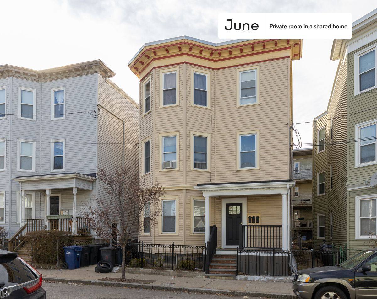 Apartment for rent at 35 Newport St #B, Dorchester, MA 02125