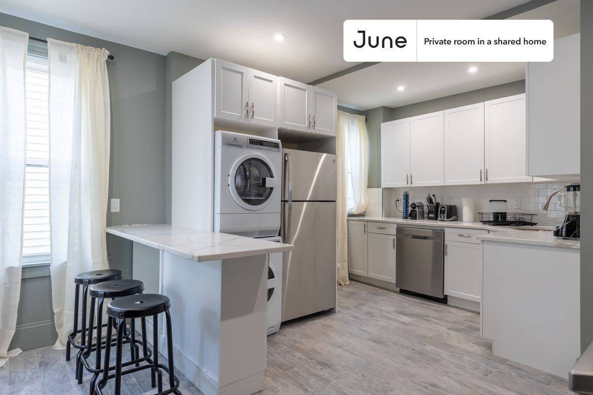 Apartment for rent at 35 Newport St #B, Dorchester, MA 02125