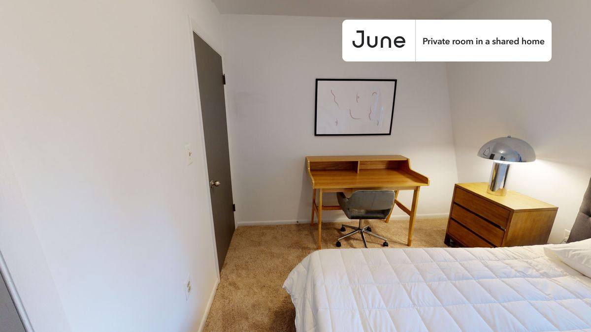 Apartment for rent at 1107 1 2 M St NW #2C, Washington, DC 20005
