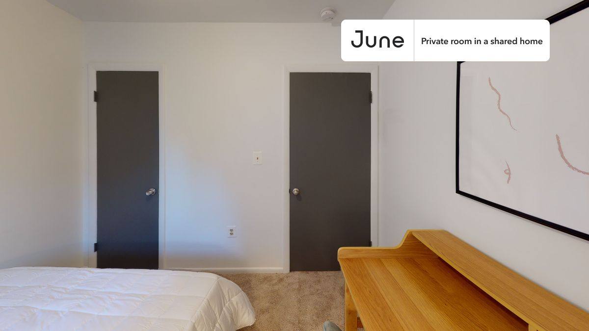 Apartment for rent at 1107 1 2 M St NW #2C, Washington, DC 20005