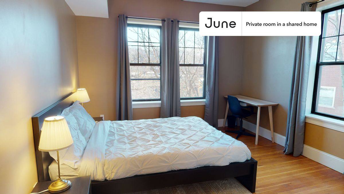 Apartment for rent at 1592 Beacon St #A, Brookline, MA 02446