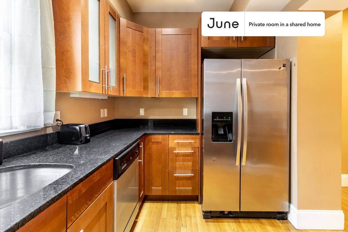 Apartment for rent at 1592 Beacon St #A, Brookline, MA 02446