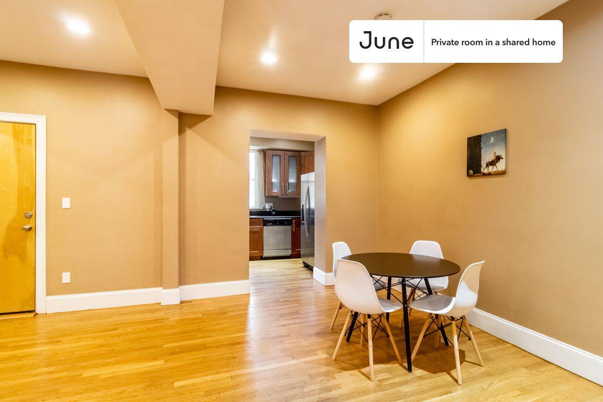 Apartment for rent at 1592 Beacon St #A, Brookline, MA 02446