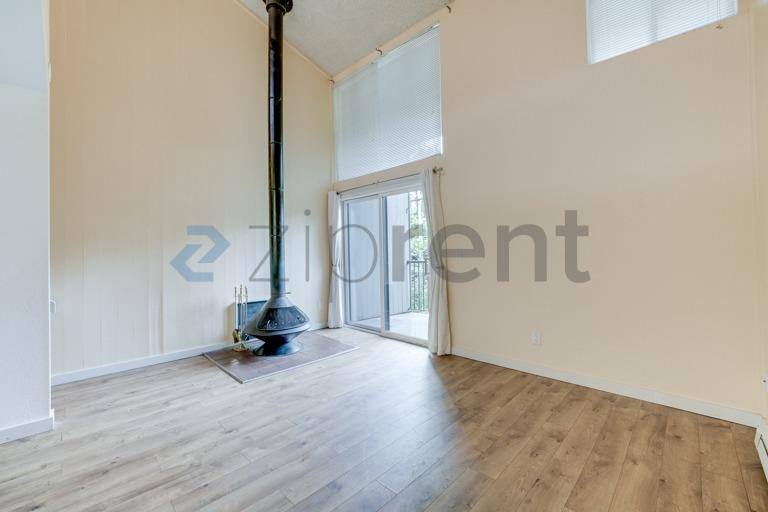Townhouse for rent at 13759 NE 69th St #668, Redmond, WA 98052