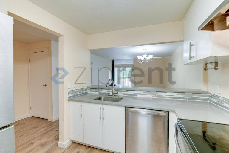 Townhouse for rent at 13759 NE 69th St #668, Redmond, WA 98052