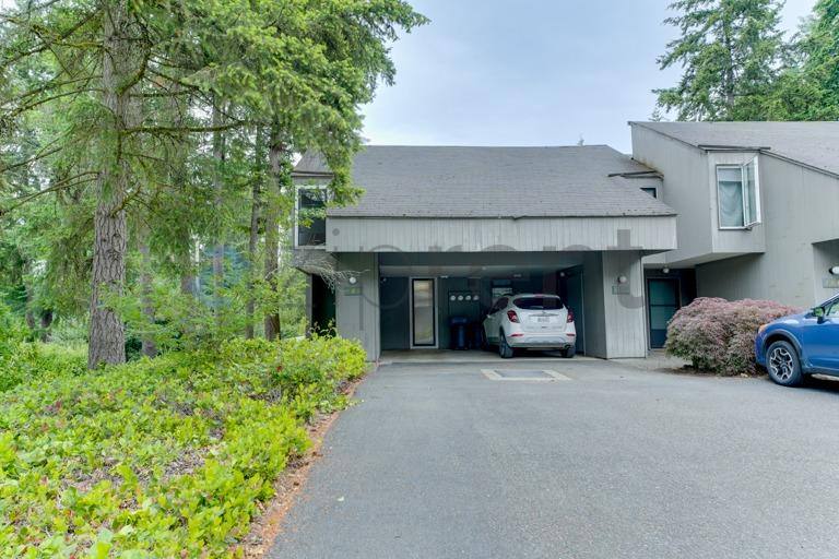 Townhouse for rent at 13759 NE 69th St #668, Redmond, WA 98052