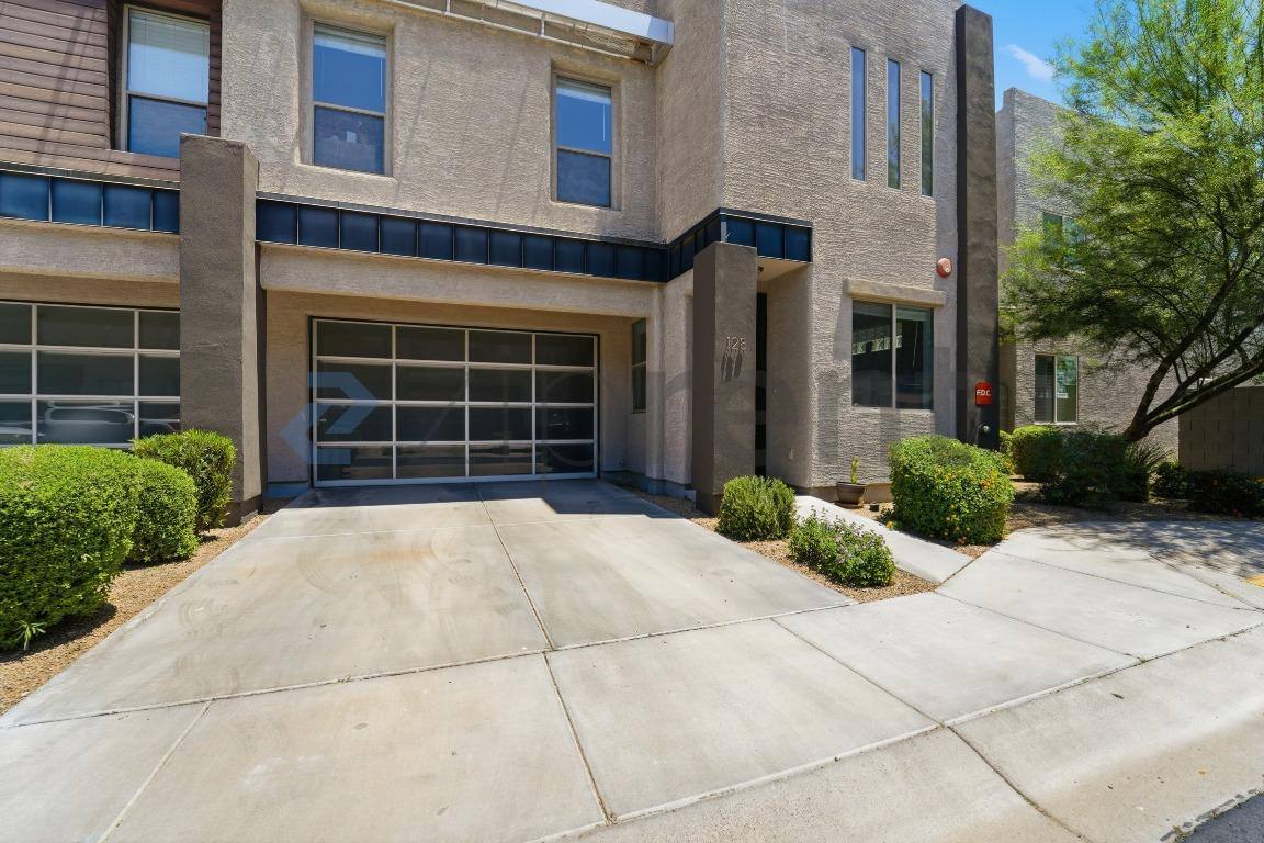 Townhouse for rent at 2315 E Pinchot Ave #128, Phoenix, AZ 85016